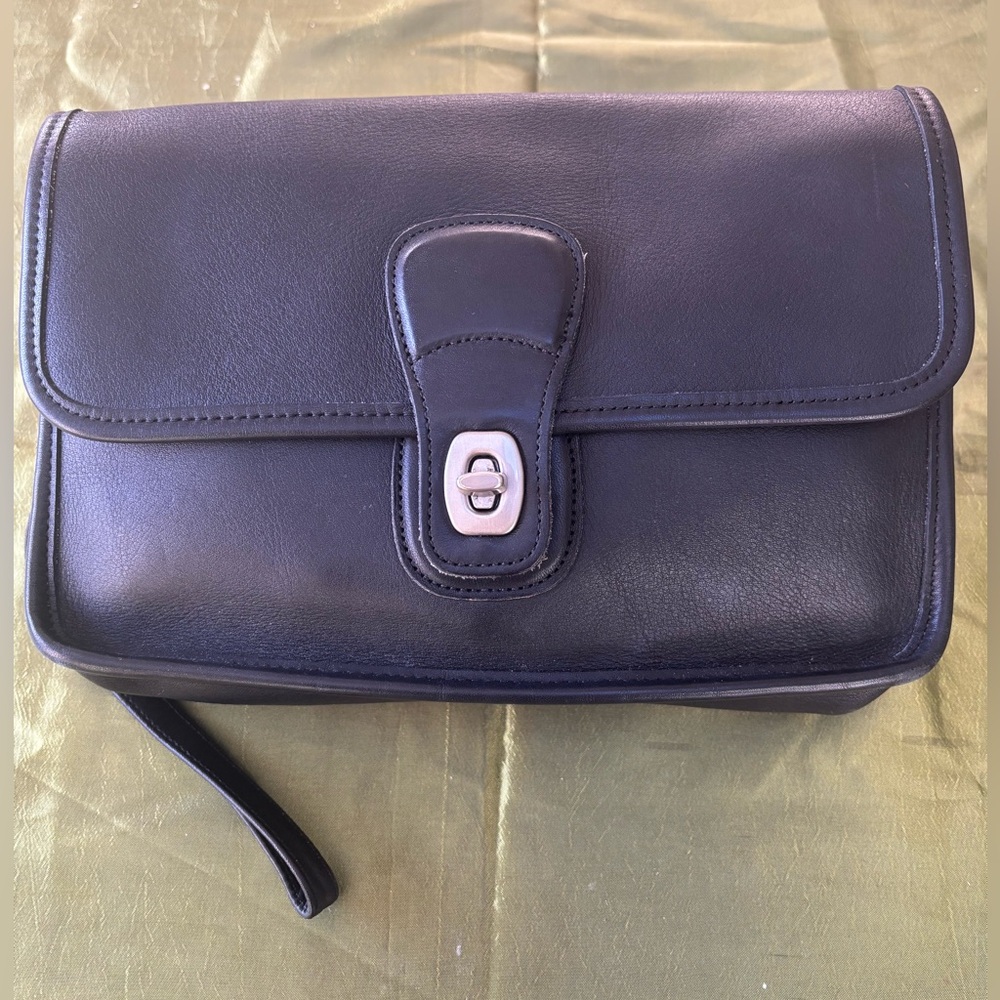 Vintage Coach Black Leather Clutch Wristlet J80-9832